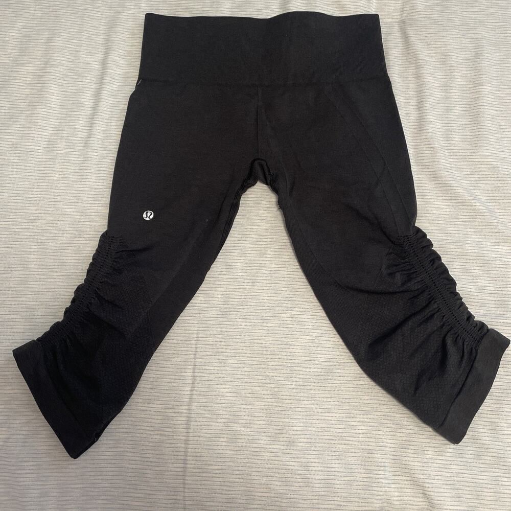Lululemon Cropped Leggings Gray Size 6 Ruched Stretch Yoga Run Athletic Pants